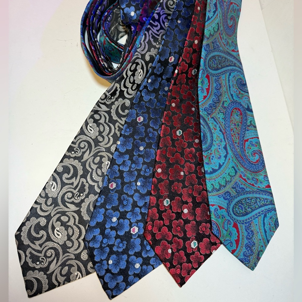 Vintage FENDI Silk Neckties Ties Lot Of 4 Blue Paisley Red Gray Black - Picture 7 of 7
